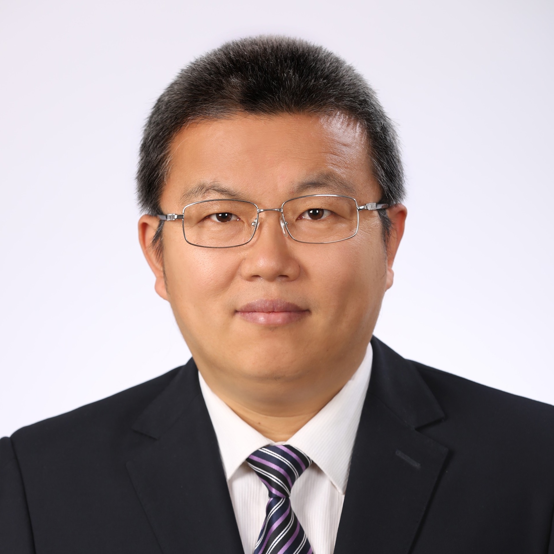 Guoliang Li at Tsinghua University
